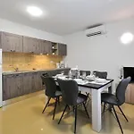 With Parking Space - 24099 Appartement Zadar